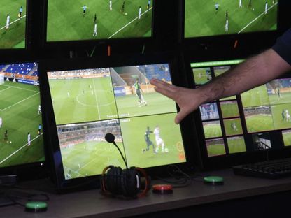 تقنية الفيديو المساعد الفار - Reuters