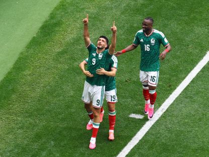 راؤول خيمينيز مهاجم المكسيك يحتفل بهدفه في مرمى جنوب إفريقيا في افتتاح كأس العالم - 11 يونيو 2026 - Reuters