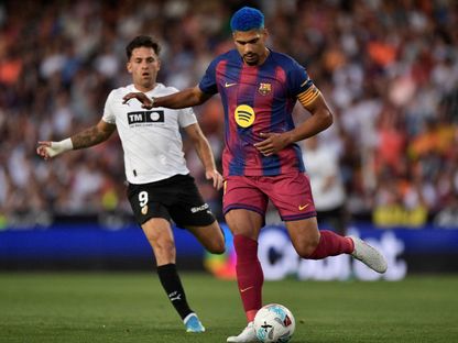 رونالد أراوخو خلال مباراة برشلونة وفالنسيا في الدوري الإسباني - 23 مايو 2026 - reuters