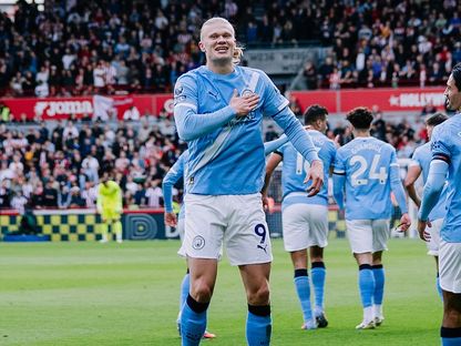 إيرلينغ هالاند مهاجم مانشستر سيتي يحتفل بهدفه في مرمى برينتفورد في الدوري الإنجليزي الممتاز - 5 أكتوبر 2025 - X/@ManCity