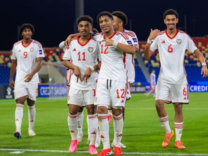 بعض لاعبي منتخب الإمارات يحتفلون بهدف في شباك أستراليا بكأس آسيا تحت 17 عاما - 7 أبريل 2025 - X/UAEFNT