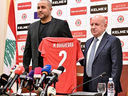 المدرب الجزائري مجيد بوقرة خلال توقيع عقد توليه تدريب لبنان - 12 فبراير 2026 - https://the-lfa.com.lb/