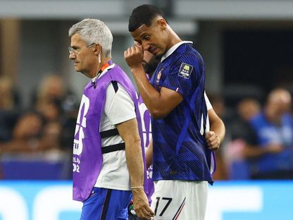 ويليام ساليبا يُغادر مباراة فرنسا وإسبانيا بكأس العالم متأثراً بإصابة - 14 يوليو 2026 - Reuters