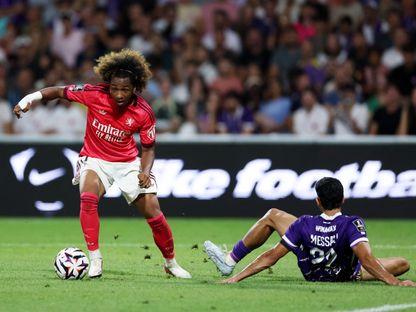 تقرير: أرسنال يراقب ماليك فوفانا جناح ليون والسعر 40 مليون يورو