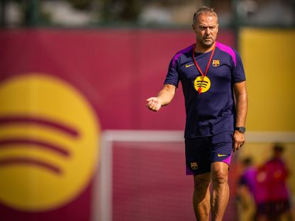 هانزي فليك خلال تدريب لبرشلونة - 22 يوليو 2025 - X/@FCBarcelona