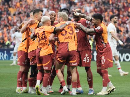 لاعبون من غلطة سراي يحتفلون بهدف أمام قيصري سبور في الدوري التركي - 18 مايو 2025 - X/@Galatasaray