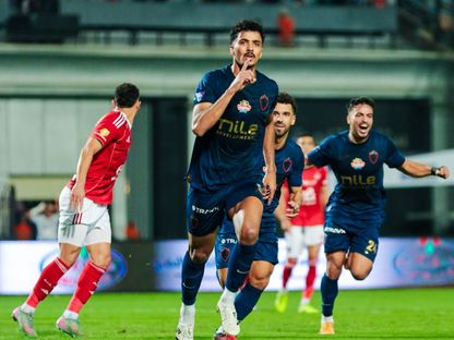 حسام عبد المجيد مدافع الزمالك يحتفل بهدفه أمام الأهلي في الدوري المصري - 30 سبتمبر 2025 - X@ZSCOfficial