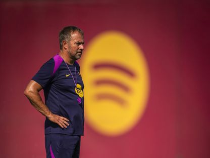 هانزي فليك خلال تدريب لبرشلونة - 15 أغسطس 2025 - X/@FCBarcelona_es