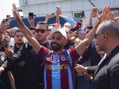 محمد صلاح لدى وصوله إلى إسطنبول للانضمام إلى طرابزون سبور - 5 أغسطس 2026 - X/@Trabzonspor