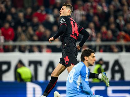 احتفال باتريك شيك بتسجيل هدف لباير ليفركوزن في مرمى أولمبياكوس بدوري أبطال أوروبا - 18 فبراير 2026 - X/@bayer04_en