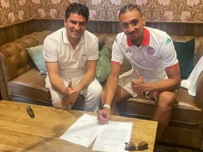 معتز النفاتي مع زياد الجزيري المدير الرياضي للاتحاد التونسي لكرة القدم - 8 أغسطس 2025 - FB/@Équipe Nationale Tunisienne