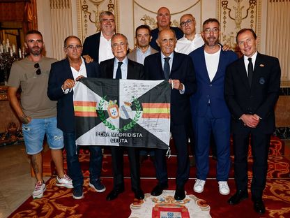 رئيس ريال مدريد فلورنتينو بيريز مع وفد من مشجعي النادي في سبتة - 18 سبتمبر 2026 - realmadrid.com
