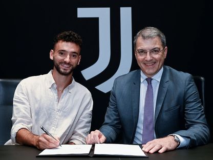 البرتغالي جواو ماريو يوقع عقد انتقاله إلى يوفنتوس - 24 يوليو 2025 - x@juventusfc