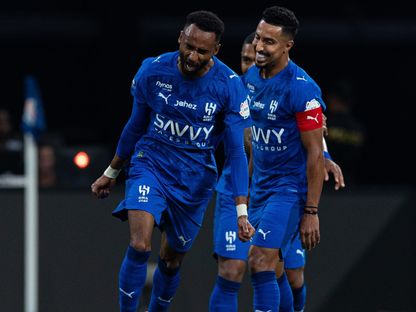 احتفال متعب الحربي لاعب الهلال بتسجيل هدف الفريق الأول في مرمى الرياض بدوري روشن السعودي - 29 أغسطس 2025 - X/@Alhilal_FC