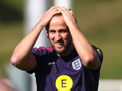 هاري كين لاعب منتخب إنجلترا خلال حصة تدريبية استعداداً لمواجهة صربيا في تصفيات كأس العالم 2026 - 8 سبتمبر 2025 - REUTERS
