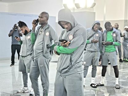 لاعبو نيجيريا خلال تواجدهم في مطار الأبرق بليبيا - 15 أكتوبر 2024 - facebook/ngsupereagles