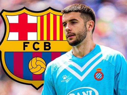 جوان غارسيا حارس مرمى إسبانيول السابق والحالي لبرشلونة - FabrizioRomano/x