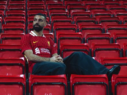 محمد صلاح في ملعب "أنفيلد" بعد تمديد عقده مع ليفربول - 11 أبريل 2025 - X/@LFC