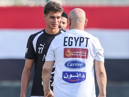انضمام مرموش وحمزة عبد الكريم لتدريبات مصر استعداداً لكأس العالم