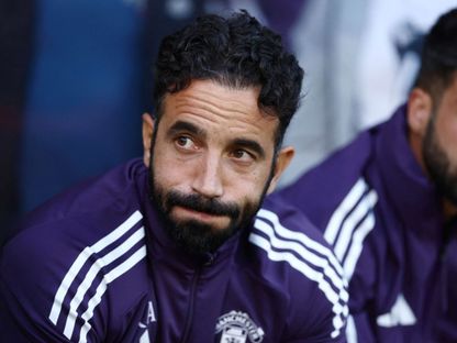 خيبة أمل روبن أموريم بعد خسارة مانشستر يونايتد بركلات الترجيح أمام غريمسبي في كأس الرابطة الإنجليزية 27-8-2025 - Reuters