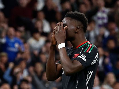 حسرة بوكايو ساكا لاعب أرسنال بعد إهداره ركلة جزاء في مواجهة ريال مدريد في إياب ربع نهائي دوري أبطال أوروبا - 16 إبريل 2025 - REUTERS