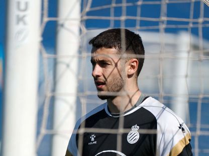 جوان غارسيا حارس إسبانيول في تدريبات فريقه - 7 أبريل 2025 - x@RCDEspanyol