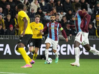 محمد صلاح نجم طرابزون سبور خلال لقاء كوبس الفنلندي بدوري المؤتمر الأوروبي - 15 أكتوبر 2026 - Reuters