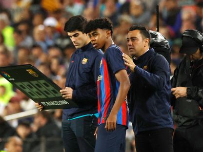 المدرب السابق لبرشلونة تشافي هيرنانديز يشرك لامين يامال للمرة الأولى أمام ريال بيتيس في الدوري الإسباني - 29 أبريل 2023 - Reuters