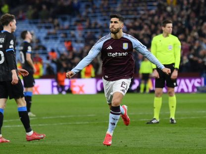 ماركو أسينسيو مهاجم أستون فيلا يحتفل بهدفه في شباك كلوب بروج بدوري أبطال أوروبا - 12 مارس 2025 - Reuters