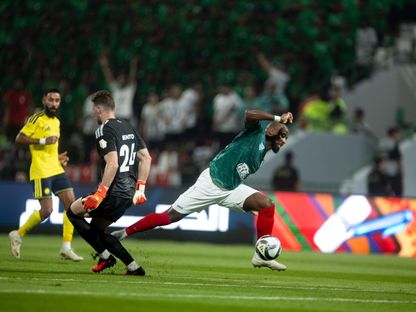 عملية طرد بينتو بعد تدخله على موسى ديمبيلي في مباراة النصر والاتفاق - 25 أغسطس 2026 - X/@Ettifaq