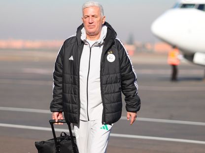 فلاديمير بيتكوفيتش مدرب المنتخب الجزائري في مطار مراكش قبل مواجهة نيجيريا في ربع نهائي كأس أمم إفريقيا - 9 يناير 2026 - FB/Équipe d'Algérie de football