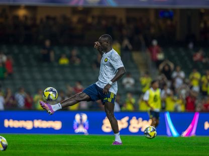 ساديو ماني خلال الإحماء قبل انطلاق مباراة النصر والاتحاد في نصف نهائي كأس السوبر السعودي - 19 أغسطس 2025 - x/SaudiSuperCup/