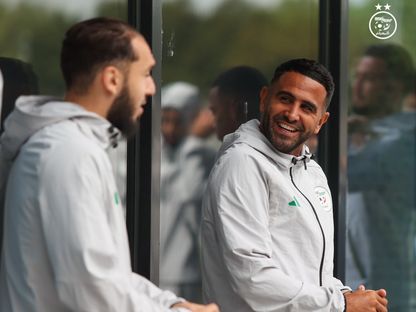رياض محرز وأمين غويري خلال جولة للاعبي منتخب الجزائر بمدينة روتردام الهولندية - 3 يونيو 2026 - FB/Équipe d'Algérie de football
