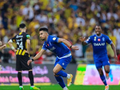 سالم الدوسري لاعب الهلال السعودي يحتفل بهدفه في شباك الاتحاد  - twitter/@Alhilal_FC