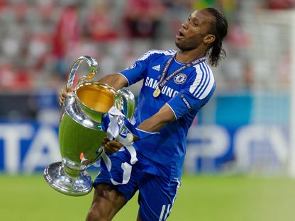 ديدييه دروغبا يحتفل باللقب الأول لتشيلسي في دوري أبطال أوروبا على أرض ميونيخ - - x@ChampionsLeague