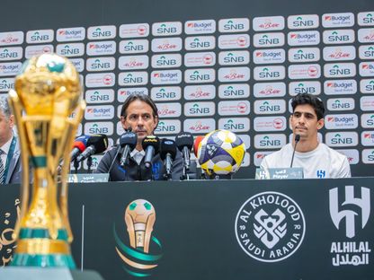 سيموني إنزاغي وياسين بونو في المؤتمر الصحفي الخاص بنهائي كأس الملك بين الهلال والخلود - 7 مايو 2026 - X/@KingCupSA