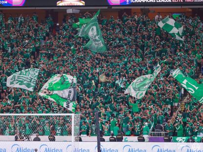 جانب من الحضور الغفير لجمهور الأهلي السعودي خلال مباراة بوريرام يونايتد التايلاندي في ربع نهائي دوري أبطال آسيا للنخبة - 26 أبريل 2025 - X/@ALAHLI_FC