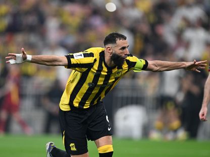 احتفال كريم بنزيما نجم الاتحاد بتسجيل هدف في مرمى ناساف بدوري أبطال أسيا للنخبة - 23 ديسمبر 205 - X/@SPL