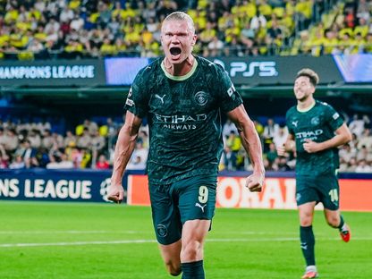 إيرلينغ هالاند مهاجم مانشستر سيتي يحتفل بهدفه في مرمى فياريال في دوري أبطال أوروبا - 21 أكتوبر 2025 - X/@ManCity