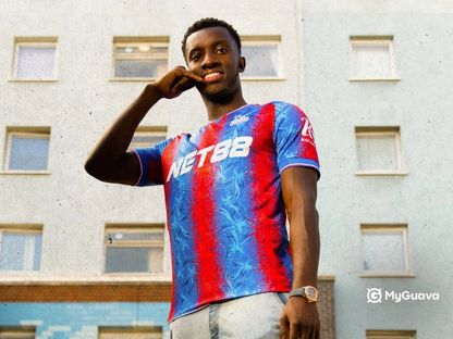 إيدي نكيتياه بقميص كريستال بالاس بعد التوقيع مع الفريق حتى 2029 - 30 أغسطس 2024 - www.cpfc.co.uk