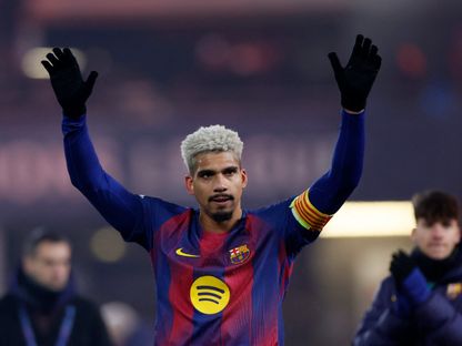 لاعب برشلونة رونالد أراوخو بعد مباراة سلافيا براغ في دوري أبطال أوروبا - 21 يناير 2026 - Reuters