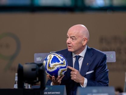 فيفا يعلن رصد 30 ألف رسالة مسيئة ويستعين بالشرطة