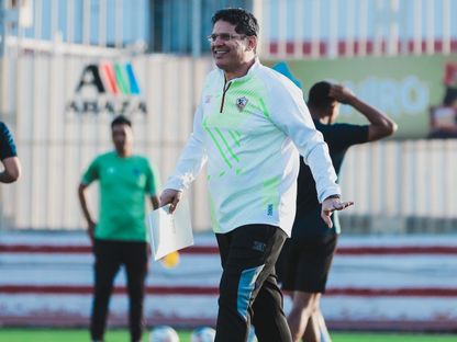 أيمن الرمادي يقود تدريبات الزمالك - 7 أبريل 2025 - FB/@Zamalek SC