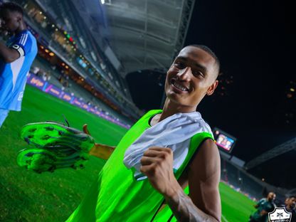 احتقال إنزو ميلوت لاعب الأهلي بالتأهل لنهائي كأس السوبر السعودي بعد الفوز على القادسية - 20 أغسطس 2025 - X/@ALAHLI_FC