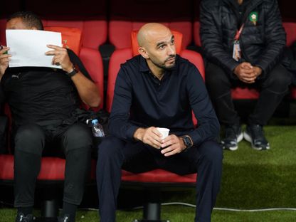 وليد الركراكي مدرب المغرب خلال مواجهة زامبيا بكأس أمم إفريقيا - 29 ديسمبر 2025 - Reuters