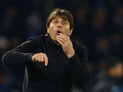 أنطونيو كونتي مدرب نابولي خلال مباراة الفريق ضد فيورنتينا في الدوري الإيطالي - 31 يناير 2026 - Reuters