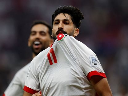 يزن النعيمات لاعب الأردم يحتفل بتسجيل هدف في مرمى الإمارات بكأس العرب - 3 ديسمبر 2025 - Reuters