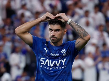 روبن نيفيز لاعب وسط الهلال في مباراة القادسية بالدوري السعودي - 13 سبتمبر 2025 - Reuters