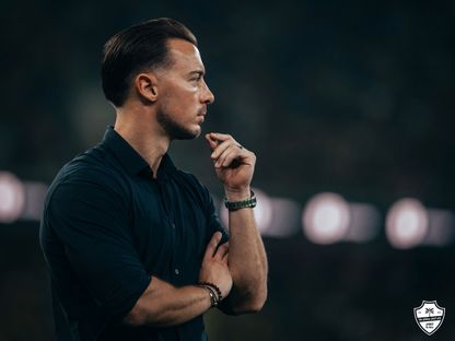 ماتياس يايسله مدرب الأهلي خلال مواجهة الاتحاد في الديربي بدوري روشن - 8 نوفمبر 2025 - X@ALAHLI_FC