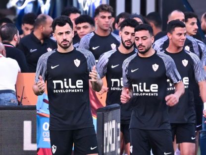 لاعبو الزمالك خلال بداية الإحماء قبل انطلاق مواجهة بتروجت السويس في الدوري المصري - 31 أغسطس 2026 - facebook/ZSCOfficial